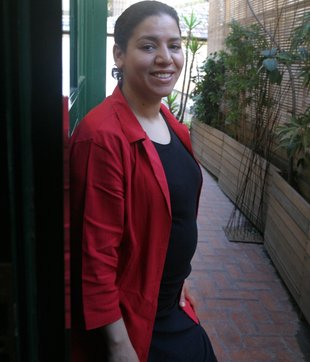 “Els immigrants som persones, no comodins”. Entrevista a l’escriptora Laila Karrouch