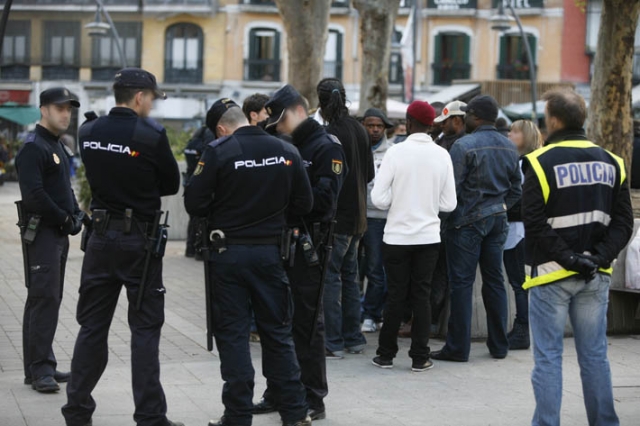 “Fronteras invisibles”, un curt-documental sobre les redades massives contra immigrants
