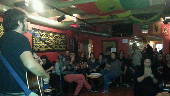 Bona acollida dels concerts-vermut dels dissabtes al migdia al Bar Campus