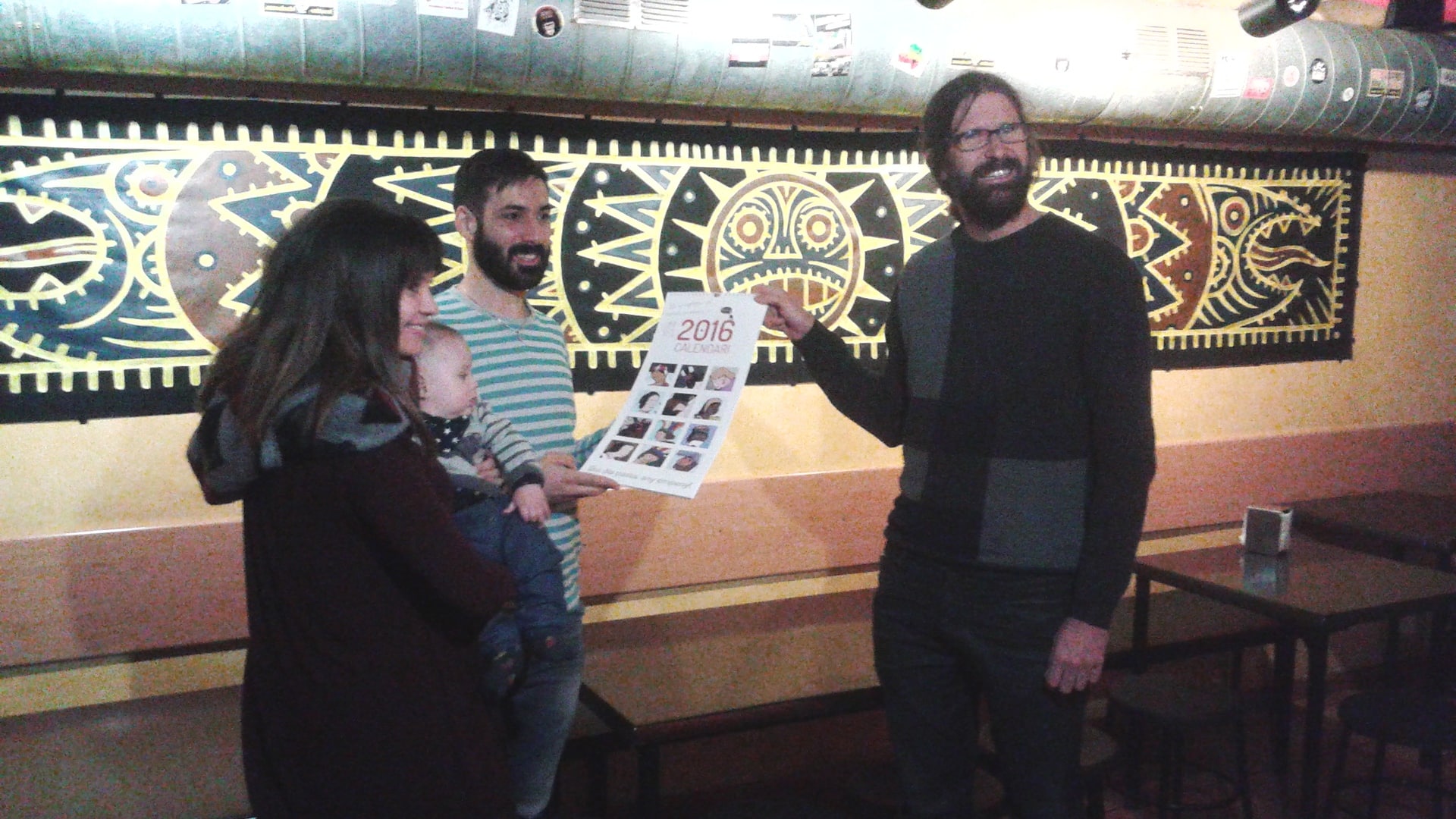 Entregant calendari de gegants