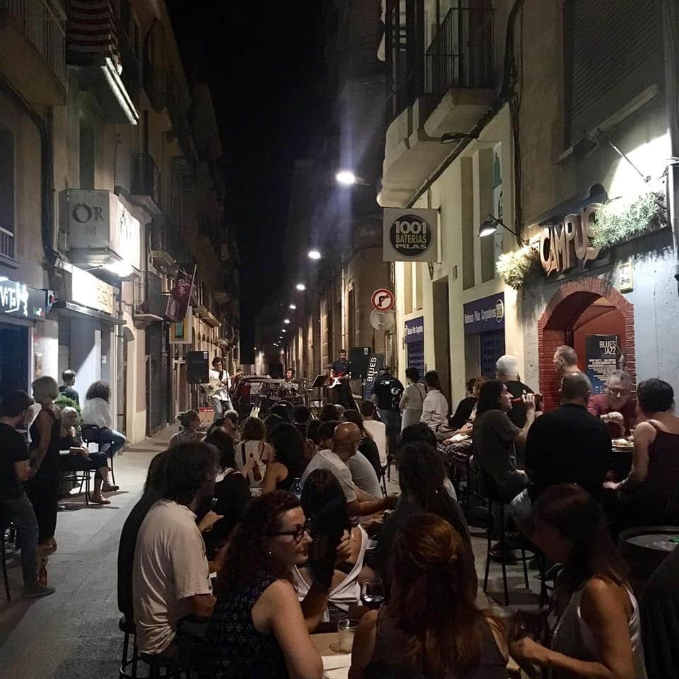 Sopar al carrer amb blues